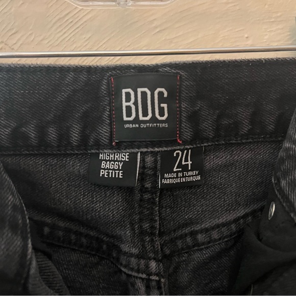 Urban Outfitters BDG High Rise Baggy Petite Distressed Black Jeans Sz 24 - Picture 5 of 5
